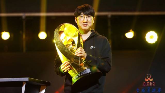 特别是在迪 特别是在迪